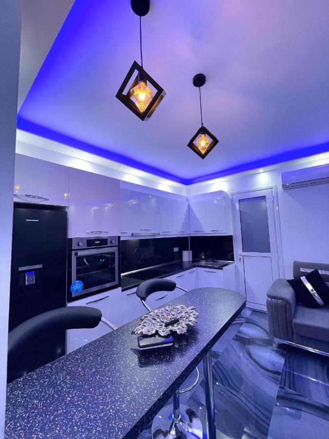 Rafina'S Luxury Apartment ภายนอก รูปภาพ