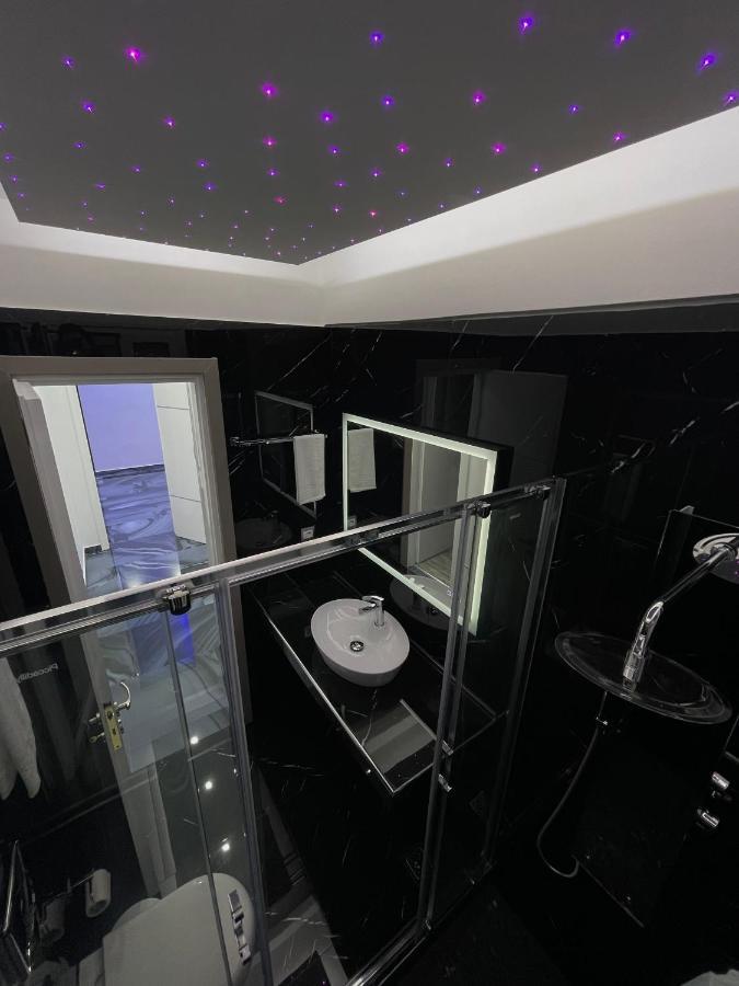 Rafina'S Luxury Apartment ภายนอก รูปภาพ